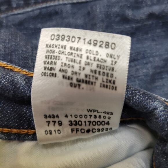 Levi Womens 515 Bermuda Blue Denim Jean Shorts Size 6 Cuffed Hem - Picture 9 of 11